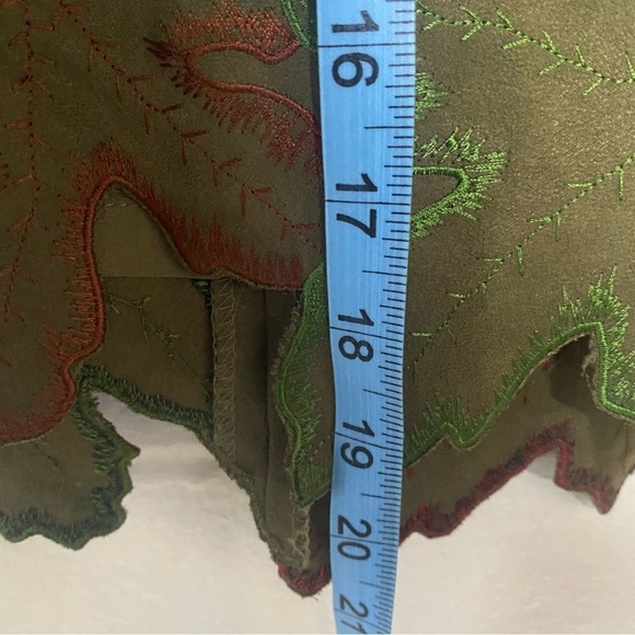 Muse Skirt Womens SZ 2 Green Embellished Embroidered Leaves Cut out Faux Suede - Picture 9 of 9